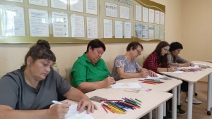 Тренинг по арт-терапии тему "Миссия: Счастливая женщина" прошел в Куйбышеве