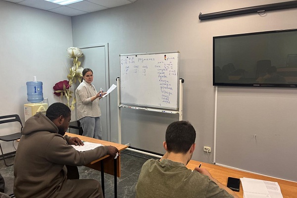 22.11 В "АЛГОРИТМ-С" продолжается обучение русскому языку как иностранному