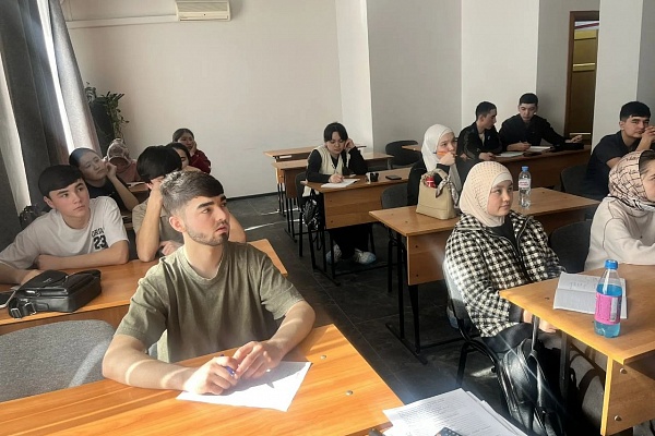 21.03 В "АЛГОРИТМ-С" продолжается обучение русскому языку как иностранному