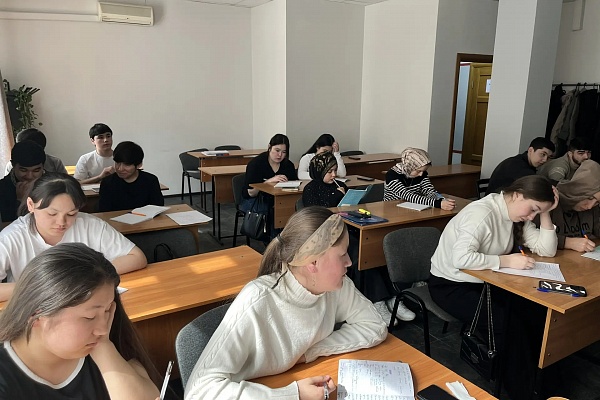 20.04 В "АЛГОРИТМ-С" продолжается обучение русскому языку как иностранному