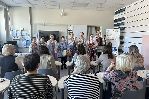 Семинар "Без страховки: Жизнь без тревоги о деньгах и будущем" прошел в Новосибирском районе