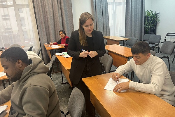 23.11 В "АЛГОРИТМ-С" продолжается обучение русскому языку как иностранному