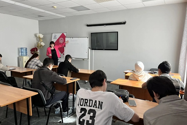 13.04 В "АЛГОРИТМ-С" продолжается обучение русскому языку как иностранному