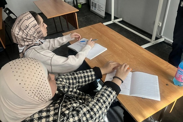 21.03 В "АЛГОРИТМ-С" продолжается обучение русскому языку как иностранному