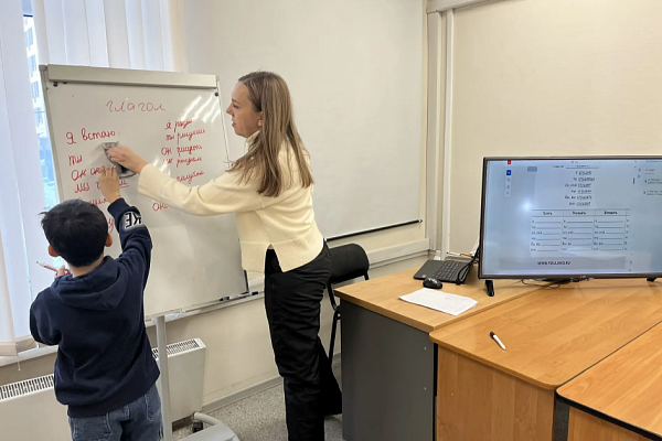 31.01 В "АЛГОРИТМ-С" продолжается обучение русскому языку как иностранному для детей