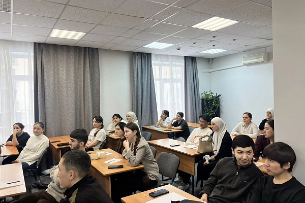 07.03 В "АЛГОРИТМ-С" прошло занятие, посвященное Международному женскому дню