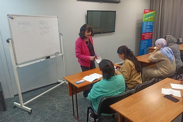 01.03 УКЦ «АЛГОРИТМ-С» продолжает обучение русскому языку как иностранному