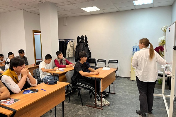 29.11 УКЦ «АЛГОРИТМ-С» продолжает обучение русскому языку как иностранному