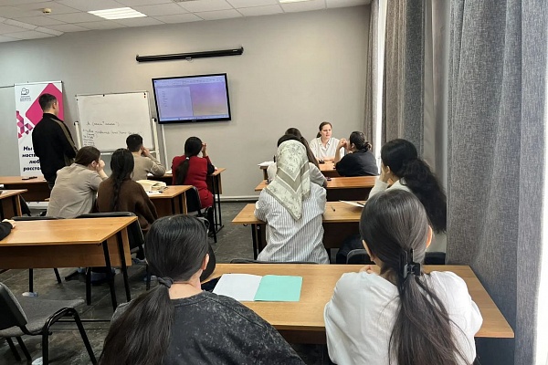 12.03 В "АЛГОРИТМ-С" продолжается обучение русскому языку как иностранному