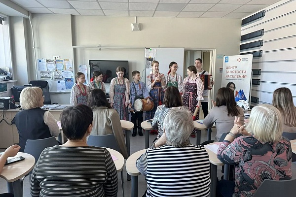 Семинар "Без страховки: Жизнь без тревоги о деньгах и будущем" прошел в Новосибирском районе