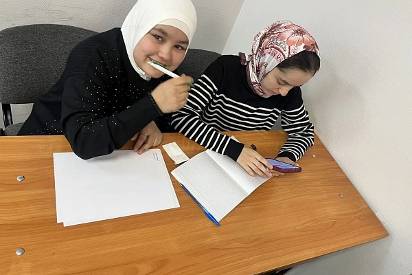 15.03 В "АЛГОРИТМ-С" продолжается обучение русскому языку как иностранному