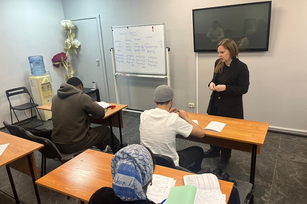 23.11 В "АЛГОРИТМ-С" продолжается обучение русскому языку как иностранному