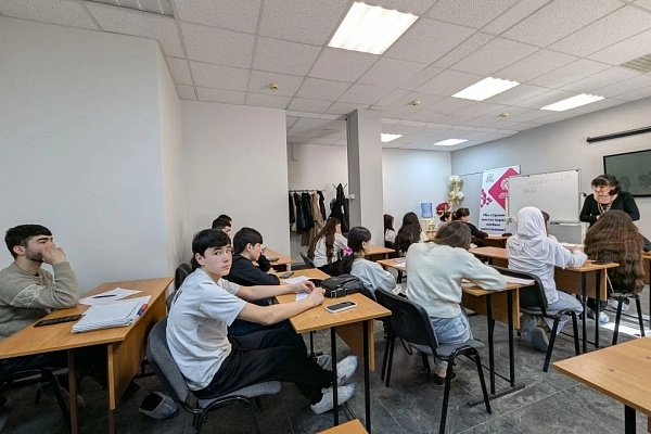 06.04 В "АЛГОРИТМ-С" продолжается обучение русскому языку как иностранному