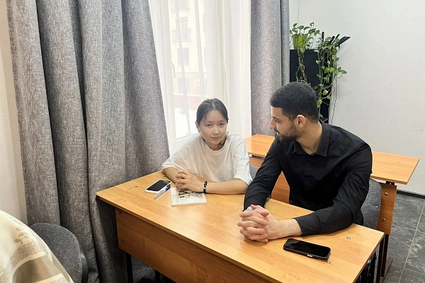 12.03 В "АЛГОРИТМ-С" продолжается обучение русскому языку как иностранному