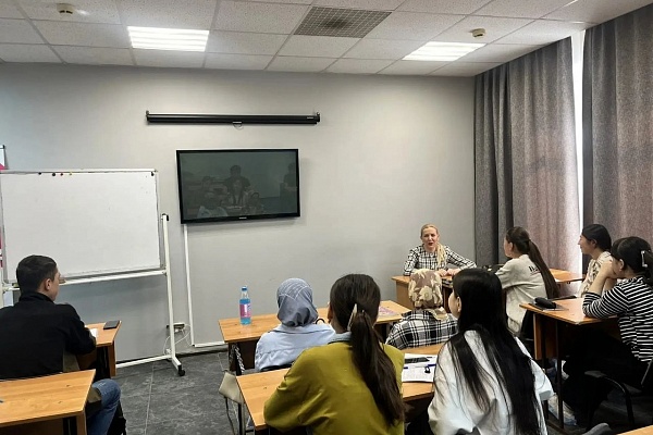 07.04 АЛГОРИТМ-С продолжает обучение русскому языку как иностранному