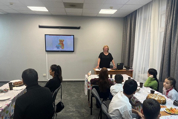 Праздничное мероприятие, приуроченное ко Дню матери, провели в УКЦ "Алгоритм-С"