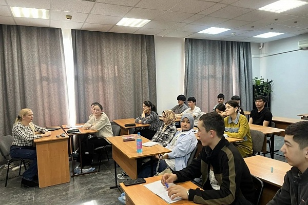 07.04 АЛГОРИТМ-С продолжает обучение русскому языку как иностранному