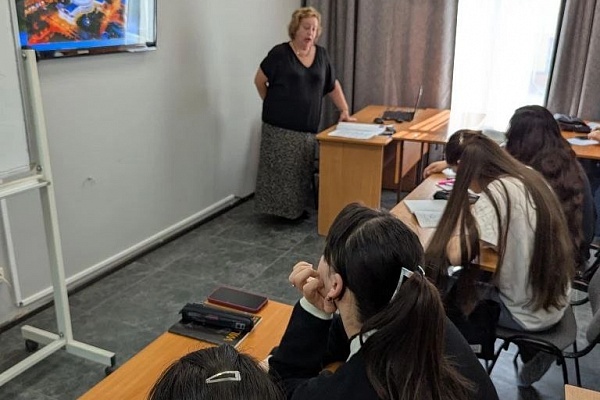 05.04 АЛГОРИТМ-С продолжает обучение русскому языку как иностранному