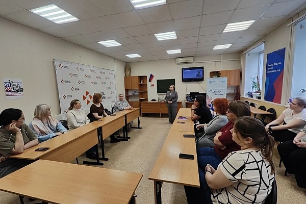 Мастер-класс «Гардероб мечты: как преобразиться с помощью стиля и аксессуаров» провели в Черепаново