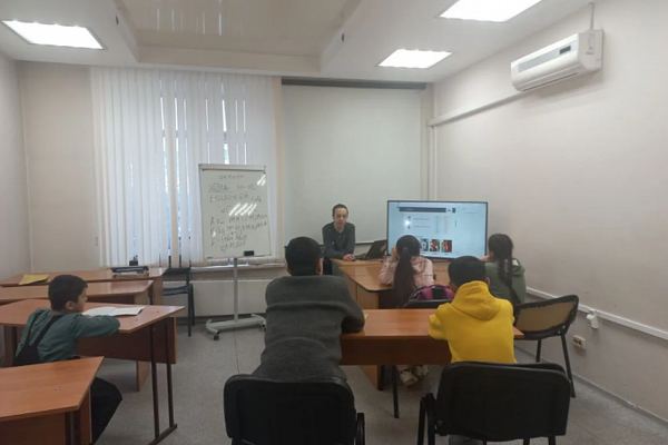 13.12 В "АЛГОРИТМ-С" продолжается обучение русскому языку как иностранному для детей