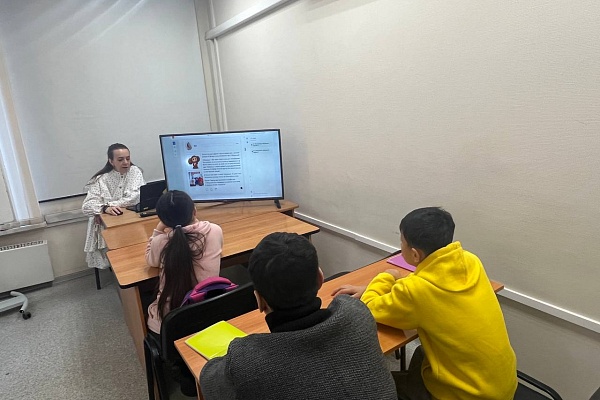 14.12 В "АЛГОРИТМ-С" продолжается обучение русскому языку как иностранному для детей