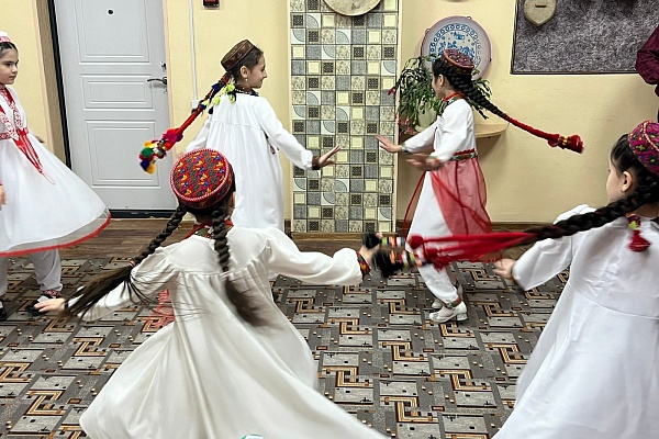 Готовимся к Новому году вместе с НРОО по содействию социально-правовой адаптации народов Памира