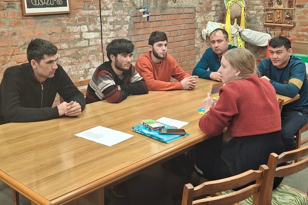 30.01 УКЦ «АЛГОРИТМ-С» продолжает обучение русскому языку как иностранному