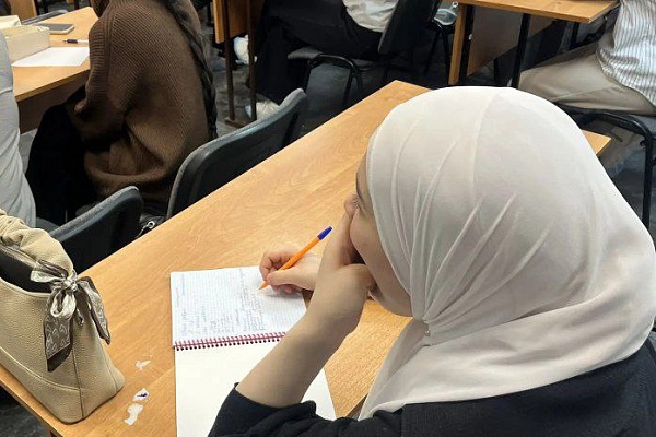 12.03 В "АЛГОРИТМ-С" продолжается обучение русскому языку как иностранному