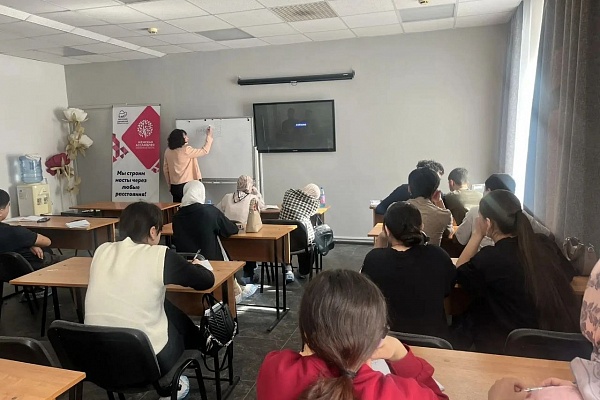 22.03 В "АЛГОРИТМ-С" продолжается обучение русскому языку как иностранному