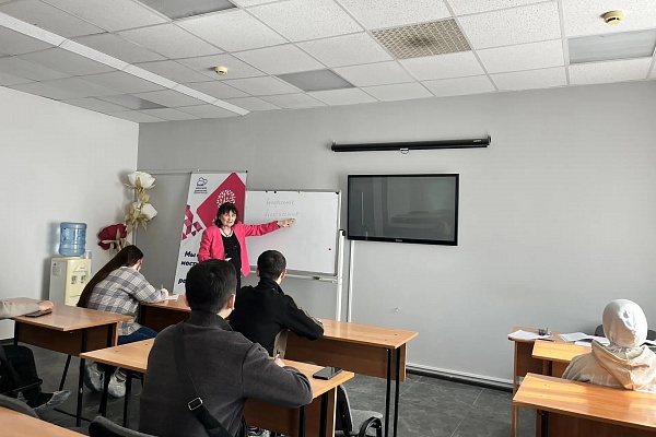 13.04 В "АЛГОРИТМ-С" продолжается обучение русскому языку как иностранному