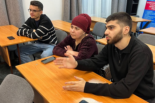 15.02 УКЦ «АЛГОРИТМ-С» продолжает обучение русскому языку как иностранному