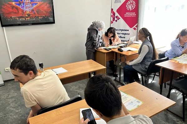 25.04 В «АЛГОРИТМ-С» успешно завершился цикл занятий по русскому языку как иностранному