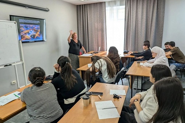 05.04 АЛГОРИТМ-С продолжает обучение русскому языку как иностранному