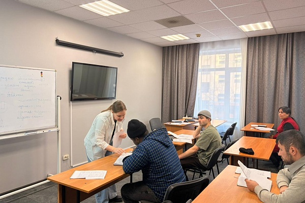 16.11 В "АЛГОРИТМ-С" продолжается обучение русскому языку как иностранному