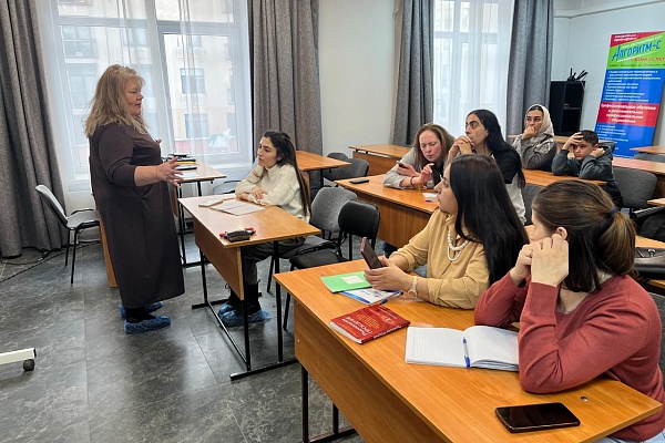 09.02 УКЦ «АЛГОРИТМ-С» продолжает обучение русскому языку как иностранному
