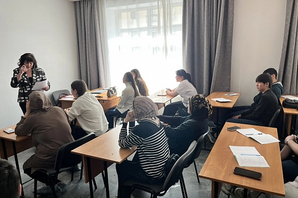 21.04 В "АЛГОРИТМ-С" продолжается обучение русскому языку как иностранному