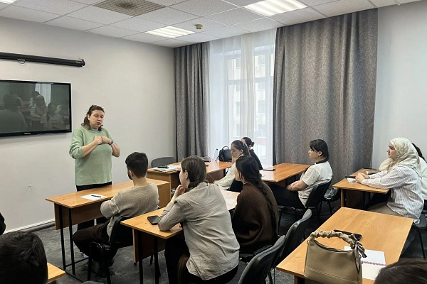 07.03 В "АЛГОРИТМ-С" прошло занятие, посвященное Международному женскому дню