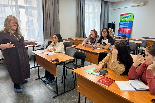 09.02 УКЦ «АЛГОРИТМ-С» продолжает обучение русскому языку как иностранному