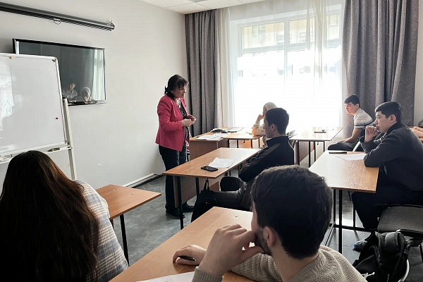 13.04 В "АЛГОРИТМ-С" продолжается обучение русскому языку как иностранному