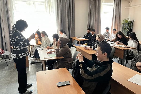 21.04 В "АЛГОРИТМ-С" продолжается обучение русскому языку как иностранному