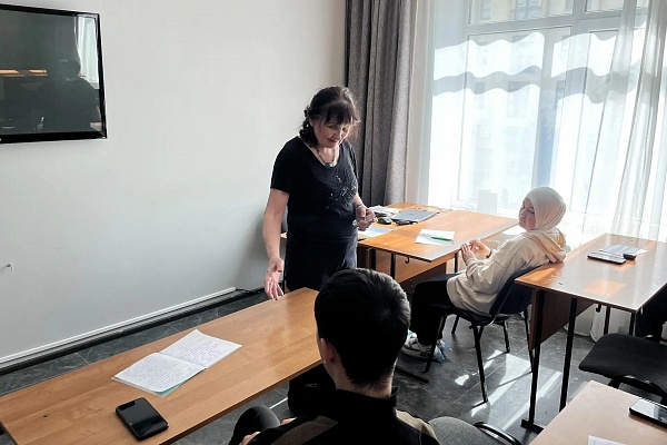 11.04 В "АЛГОРИТМ-С" продолжается обучение русскому языку как иностранному