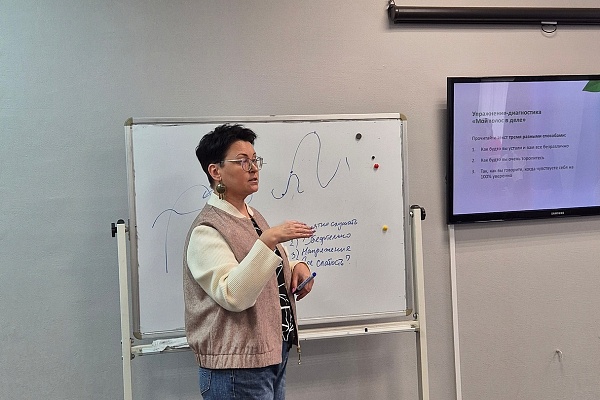 В УКЦ "Алгоритм-С" прошел мастер-класс «Голос, как бизнес-инструмент».